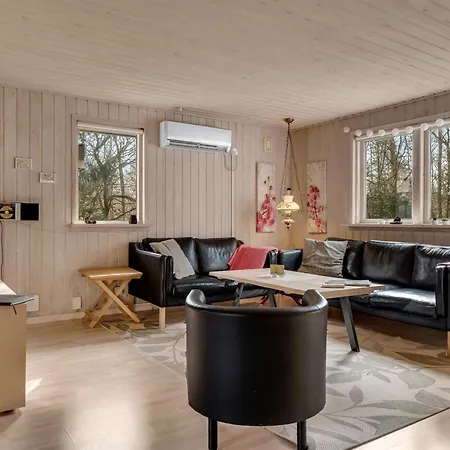 Iris - 200m To The Fjord By Interhome Feriehus
