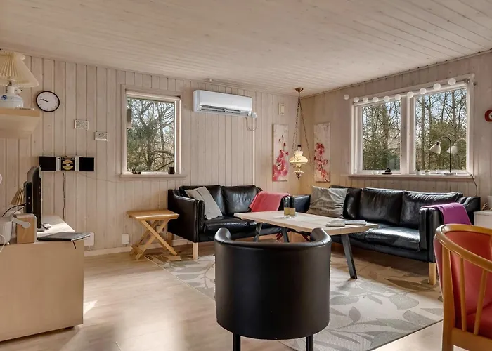 Iris - 200m To The Fjord By Interhome 펜션